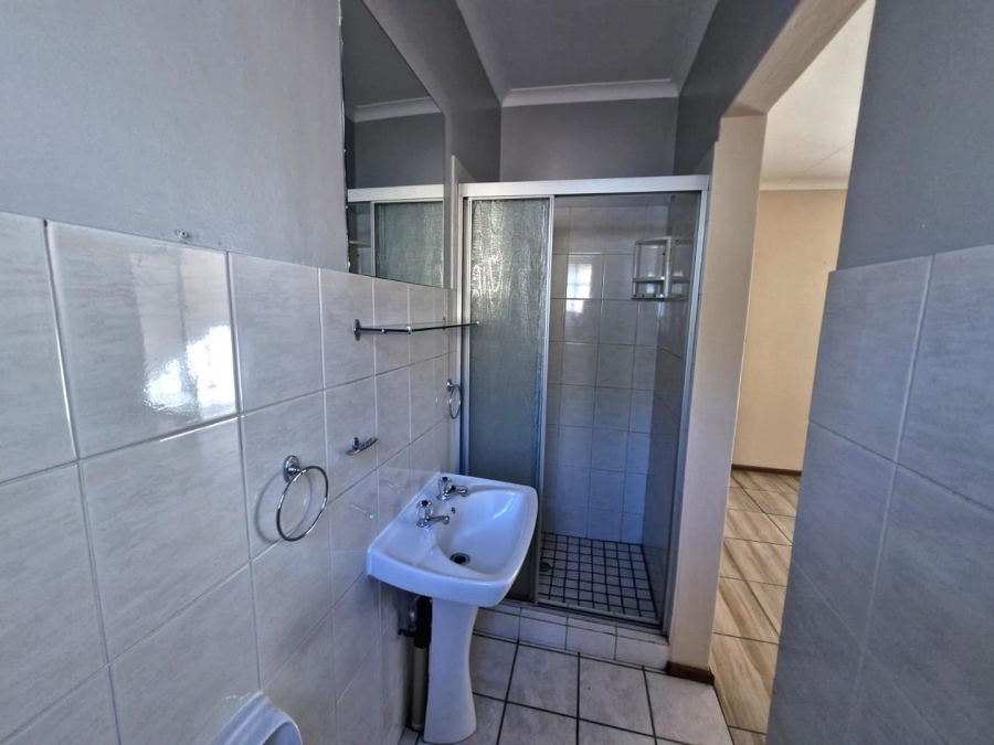 To Let 2 Bedroom Property for Rent in Meerhof North West